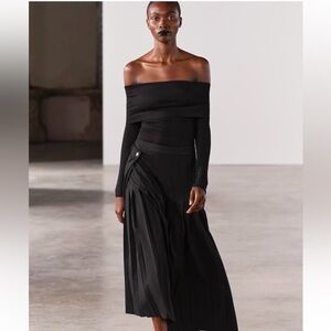 ZARA BLACK OFF THE SHOULDER
COTTON TOP